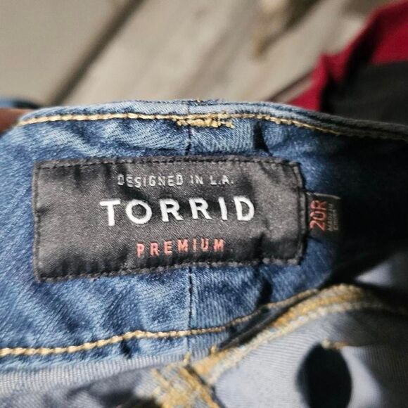 Torrid plus size ripped skinny light blue wash jeans - Picture 6 of 6